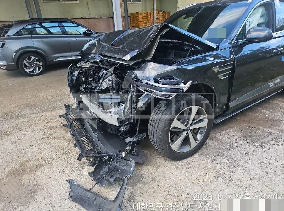 Photo 2 of 17: 2023 Genesis GV80 3.5 — Korean insurance auction