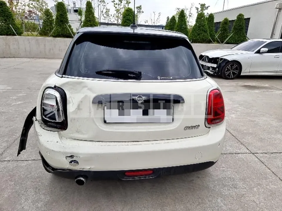 Photo 2 of 10: 2019 MINI Cooper Five-Door, VIN WMWXU1102K2L21081 — Korean insurance auction