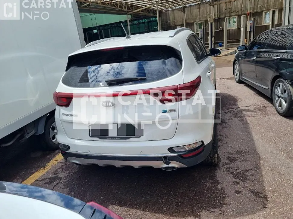 Photo 2 of 7: 2018 Kia Sportage, VIN KNAP6815GJK415723 — Korean insurance auction