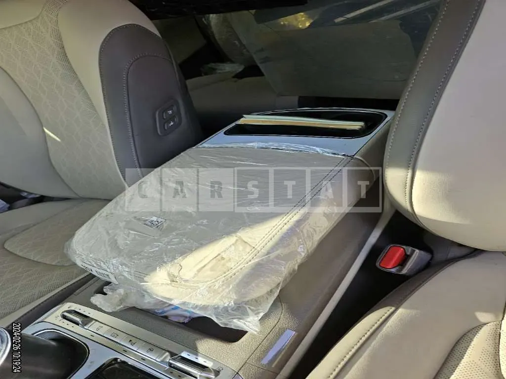 Photo 2 of 24: 2023 Kia Carnival, VIN KNANC81BBPS402057 — Korean insurance auction