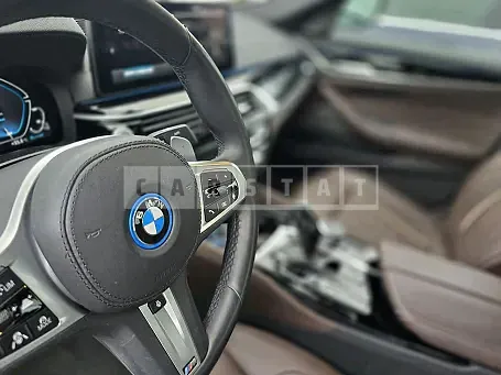Photo 2 of 21: 2022 BMW 530e — Korean insurance auction