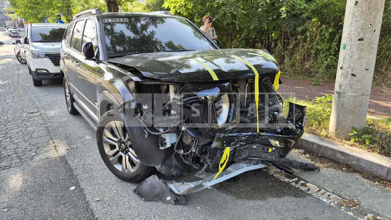 Photo 2 of 28: 2021 Kia Mojave, VIN KNAKM814DMA231943 — Korean insurance auction