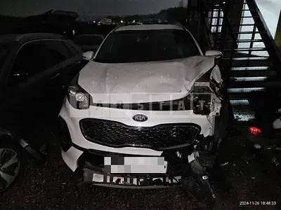 Photo 1 of 25: 2018 Kia Sportage — Korean insurance auction
