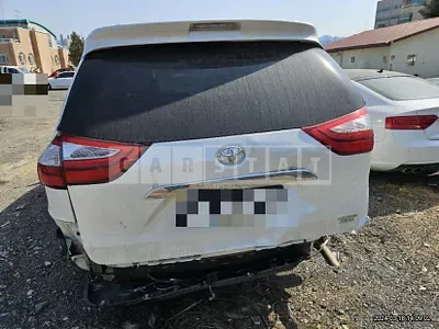 Photo 1 of 10: 2017 Toyota Siena 4WD — Korean insurance auction