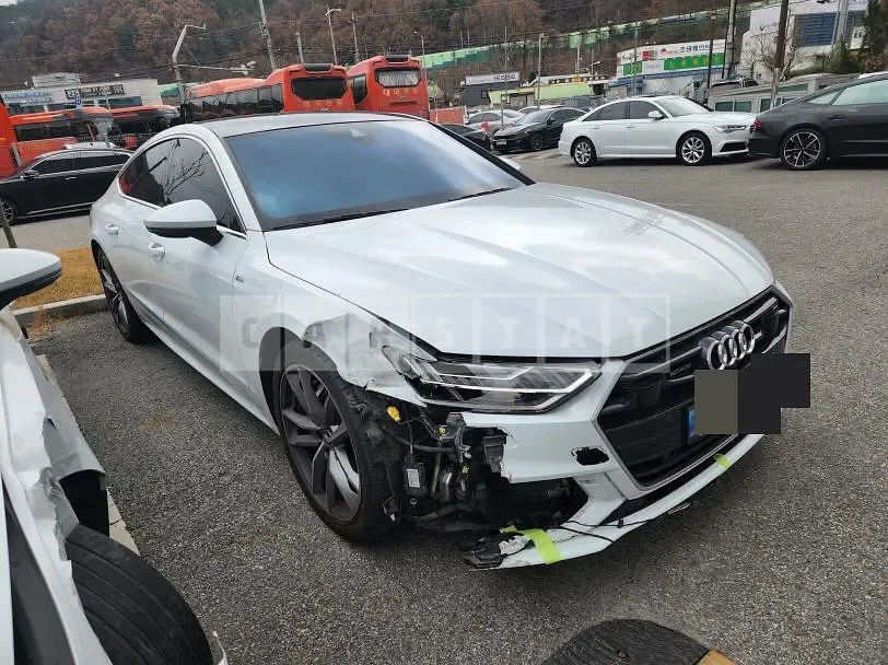 Photo 2 of 9: 2020 Audi A7 50 TDI quattro, VIN WAUZZZF26LN051193 — Korean insurance auction