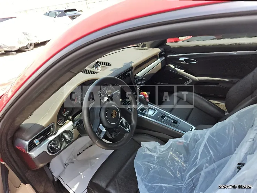 Photo 2 of 35: 2016 Porsche 911 Carrera S — Korean insurance auction