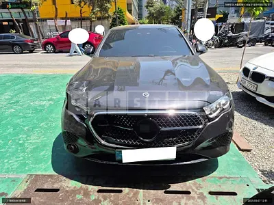 Photo 1 of 24: 2024 Mercedes-Benz E 200, VIN W1KLF5AB1SA092439 — Korean insurance auction