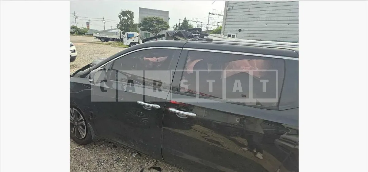 Photo 2 of 22: 2015 Kia Carnival Limousine — Korean insurance auction