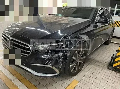 Photo 1 of 12: 2021 Mercedes-Benz E300 e Hybrid 4Matic — Korean insurance auction