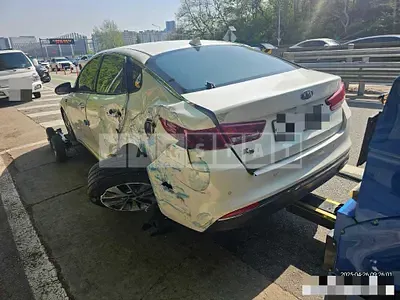 Photo 1 of 3: 2016 Kia K5 — Korean insurance auction