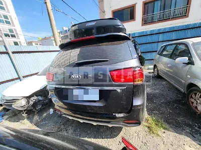 Photo 1 of 12: 2019 Kia Carnival 9 -Seater — Korean insurance auction