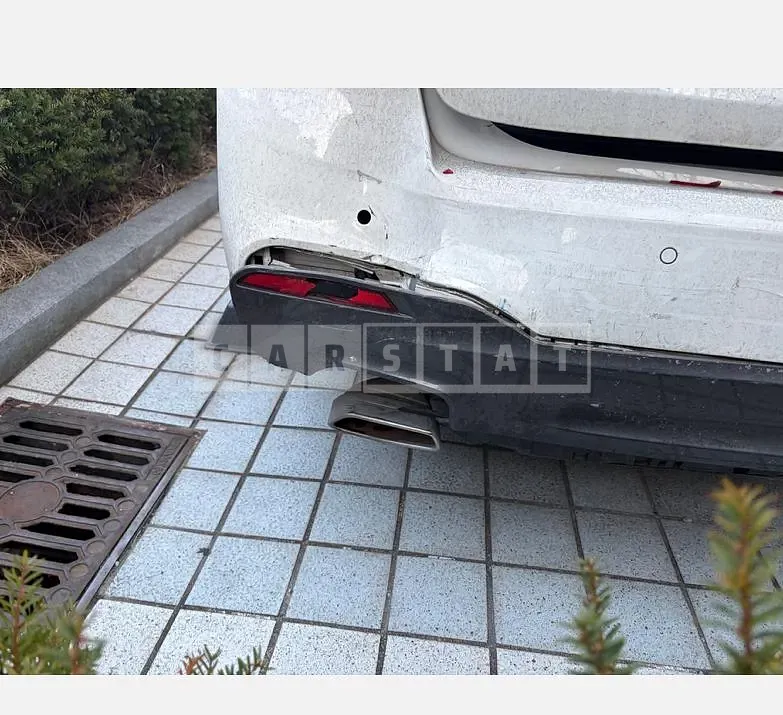 Photo 2 of 10: 2018 BMW 520d xDrive — Korean insurance auction