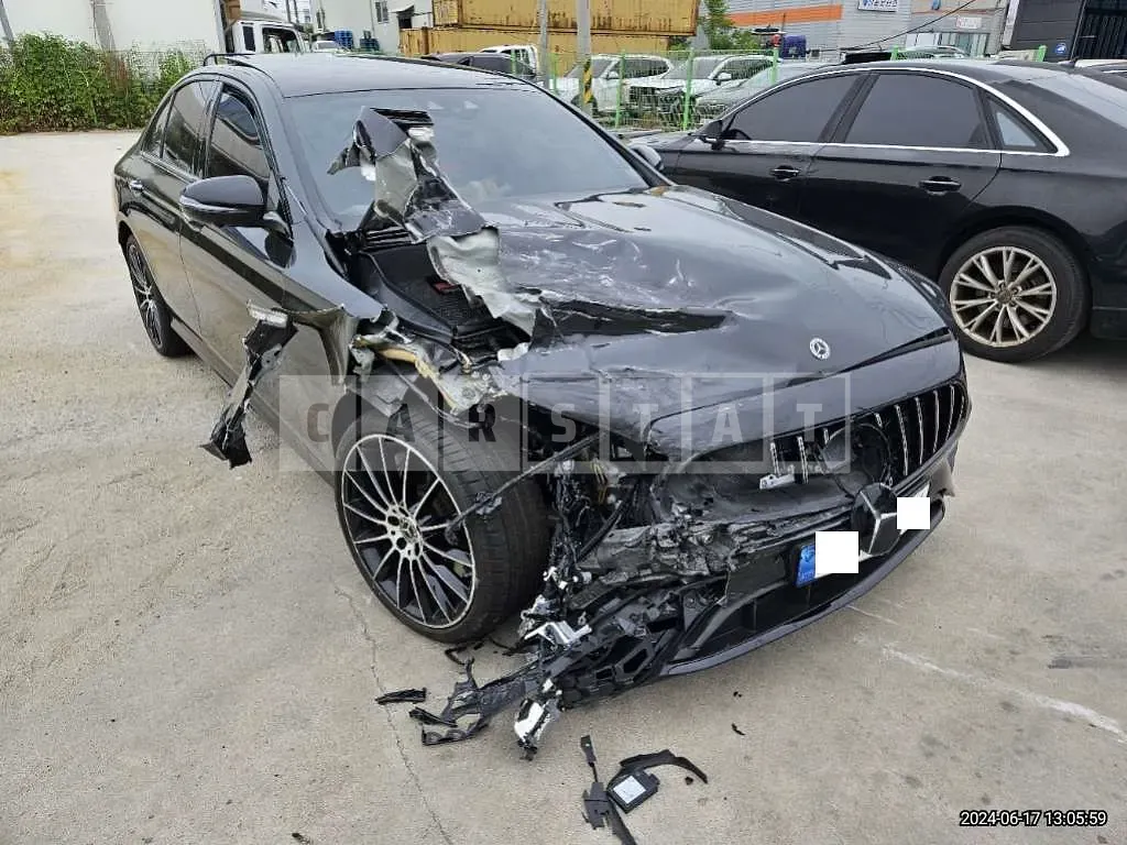 Photo 2 of 16: 2023 Mercedes-Benz E350 4Matic — Korean insurance auction