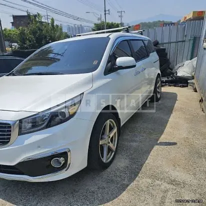 Photo 2 of 13: 2015 Kia Carnival — Korean insurance auction