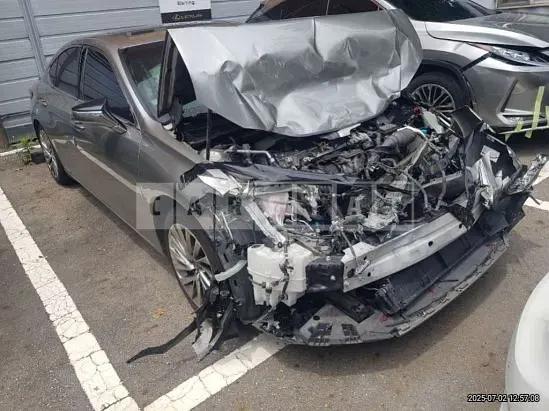 Photo 2 of 34: 2019 Lexus ES300h — Korean insurance auction