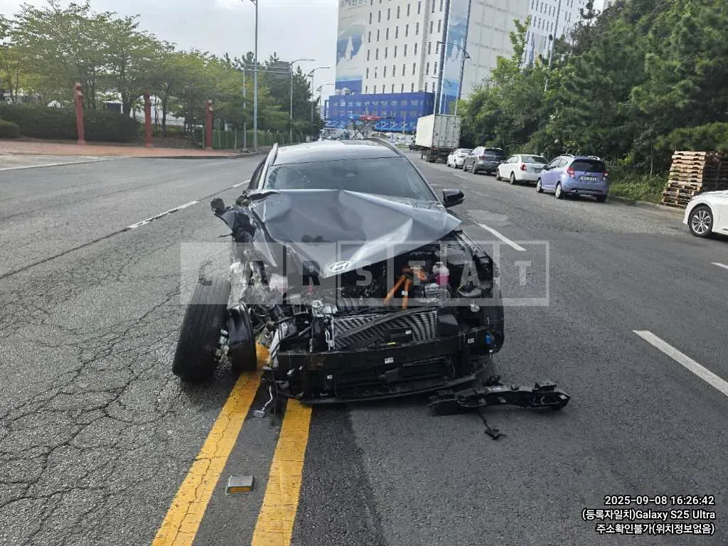 Photo 2 of 10: 2023 Hyundai Kona Hybrid — Korean insurance auction