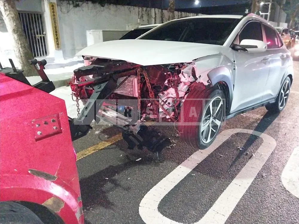 Photo 2 of 28: 2019 Hyundai Kona, VIN KMHK4815GKU370642 — Korean insurance auction
