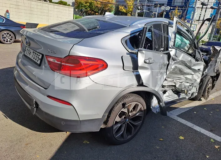 Photo 2 of 11: 2015 BMW X4 xDrive 20d, VIN WBAXX1100F0L97018 — Korean insurance auction