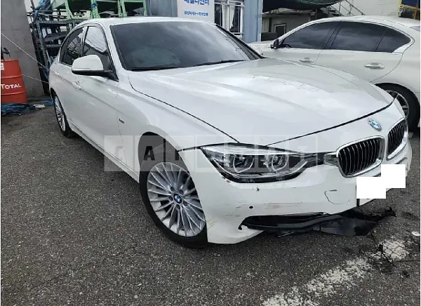 Photo 2 of 20: 2017 BMW 320i — Korean insurance auction