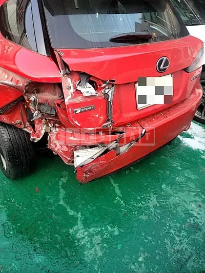 Photo 1 of 25: 2015 Lexus CT200h, VIN JTHKD5BH7F2235410 — Korean insurance auction