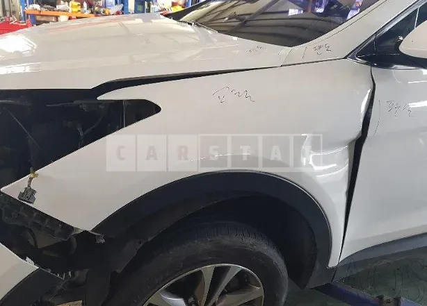 Photo 2 of 11: 2015 Hyundai Santa Fe, VIN KMHSW81UDFU440920 — Korean insurance auction