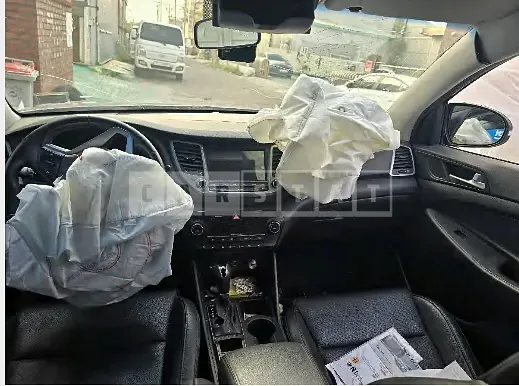 Photo 2 of 13: 2015 Hyundai Tucson TL — Korean insurance auction
