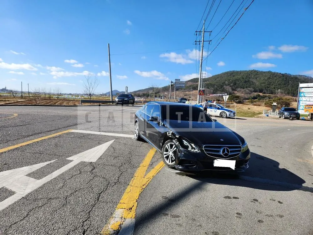 Photo 2 of 7: 2015 Mercedes-Benz E220 CDI, VIN WDDHF0CB4GB184555 — Korean insurance auction