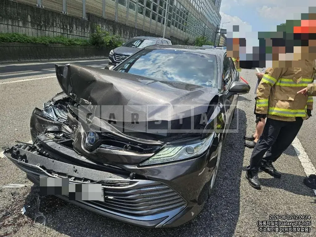 Photo 2 of 3: 2018 Toyota Camry Hybrid — Korean insurance auction