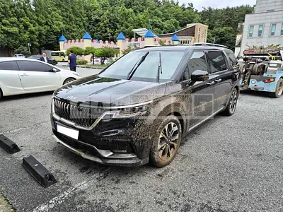 Photo 1 of 7: 2023 Kia Carnival, VIN KNANE81BBPS280138 — Korean insurance auction