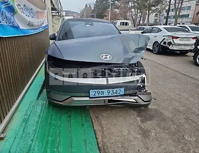 Photo 1 of 40: 2022 Hyundai IONIQ 5, VIN KMHKR81AFNU053247 — Korean insurance auction
