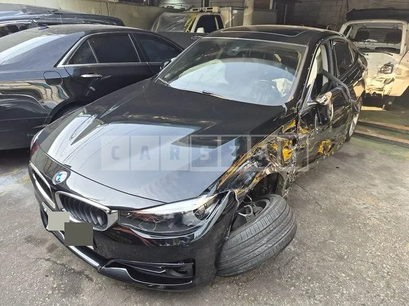 Photo 2 of 7: 2020 BMW 320d xDrive — Korean insurance auction