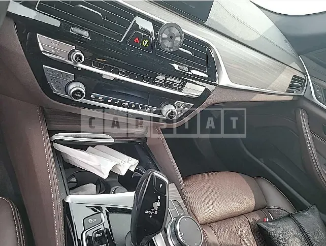 Photo 2 of 12: 2020 BMW 520d xDrive M Sport Package, VIN WBAJF510XLWW55120 — Korean insurance auction