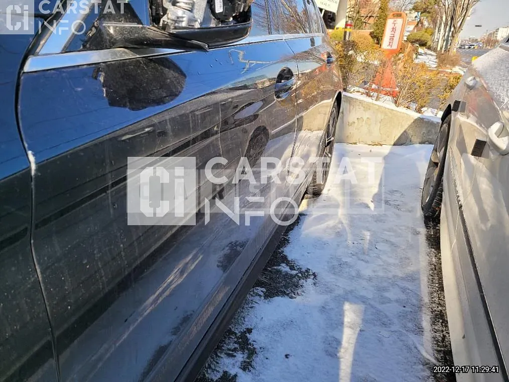 Photo 2 of 6: 2022 BMW 530i xDrive — Korean insurance auction