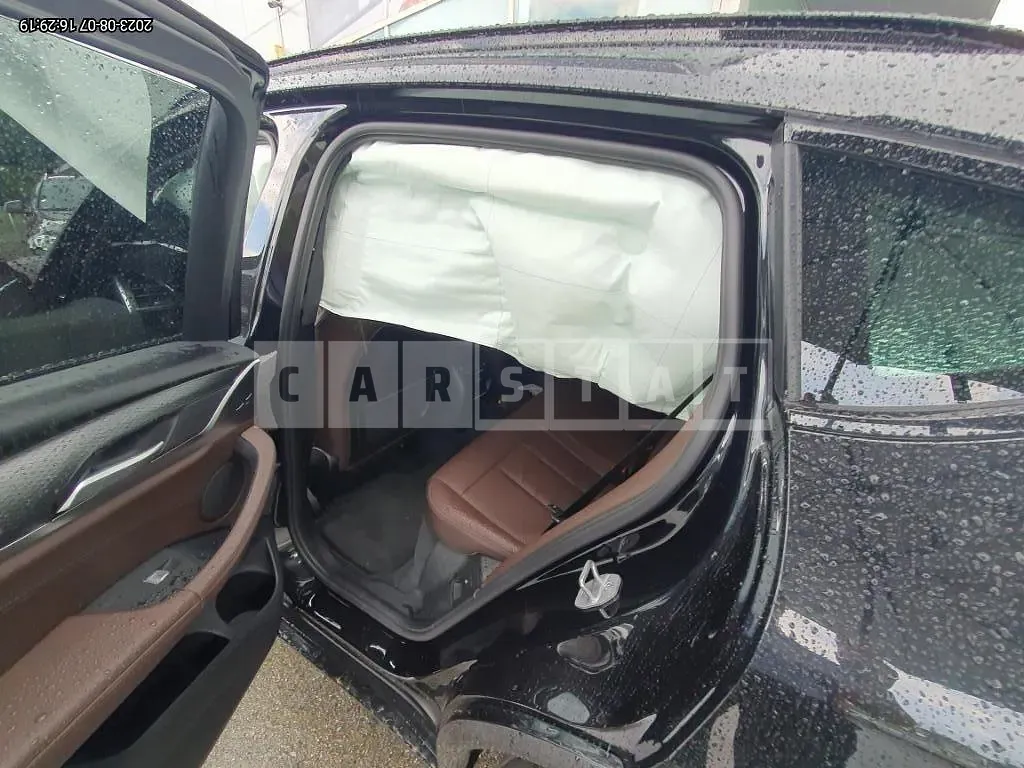Photo 2 of 21: 2023 BMW X4 xDrive20i, VIN WBA21DT0XP9R99867 — Korean insurance auction