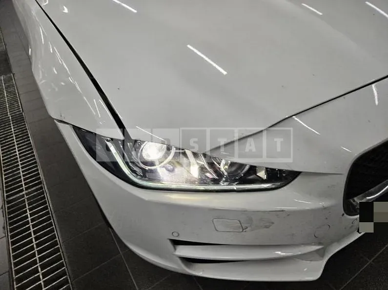 Photo 2 of 13: 2016 Jaguar XE 2.0d — Korean insurance auction