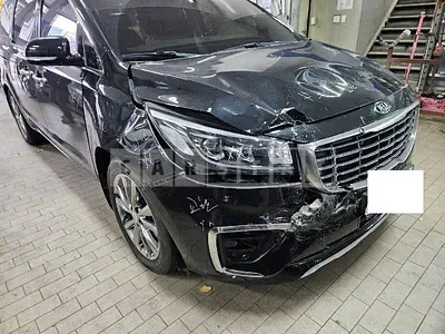 Photo 1 of 47: 2019 Kia Carnival Limousine, VIN KNAME81ABKS455882 — Korean insurance auction