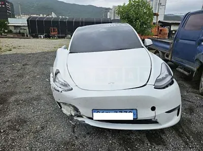 Photo 1 of 11: 2022 Tesla Model Y LongRange — Korean insurance auction