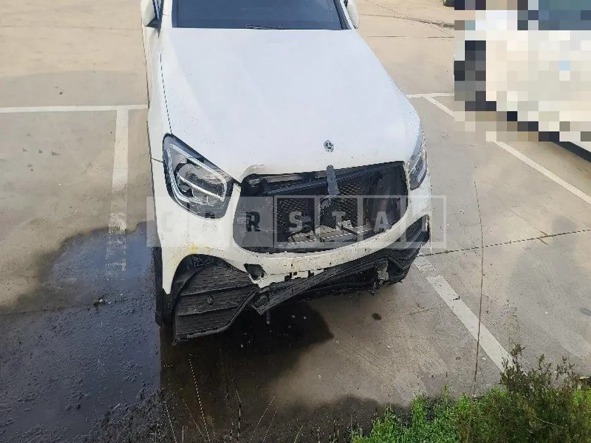 Photo 2 of 10: 2020 Mercedes-Benz GLC300 e 4Matic Coupe — Korean insurance auction