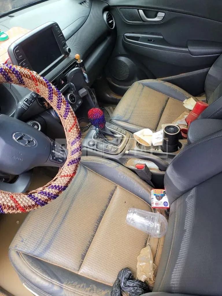 Photo 2 of 3: 2018 Hyundai Kona, VIN KMHK4815GJU002041 — Korean insurance auction