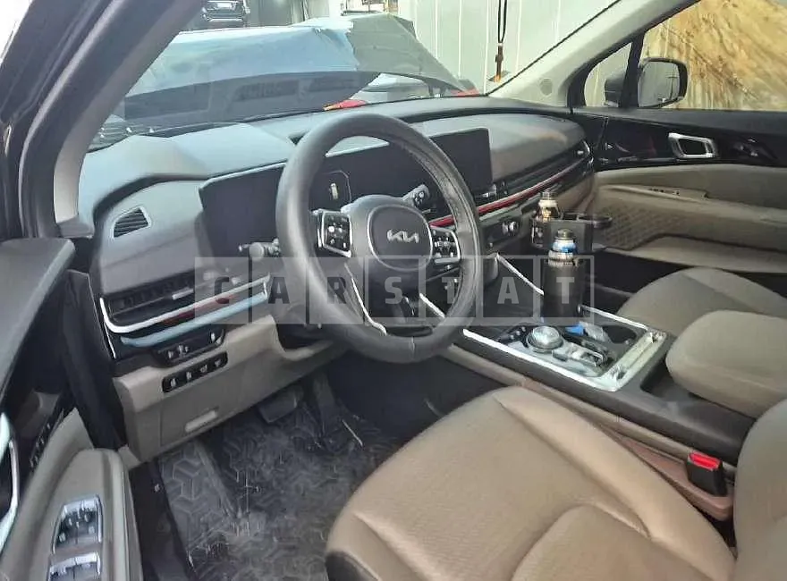 Photo 2 of 19: 2024 Kia Carnivals — Korean insurance auction