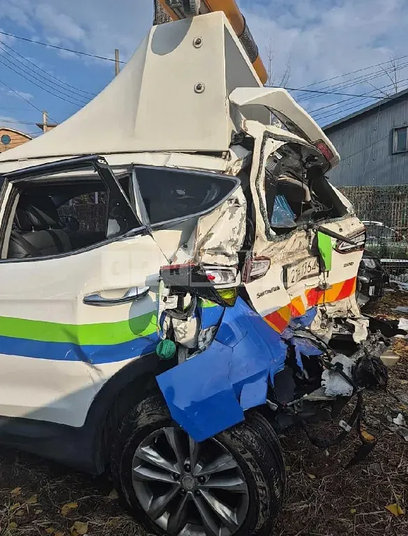 Photo 2 of 19: 2018 Hyundai Santa Fe — Korean insurance auction