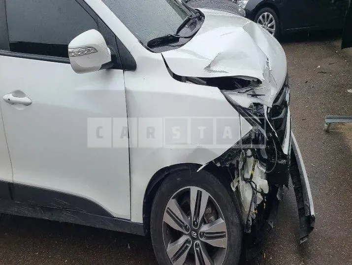 Photo 2 of 19: 2015 Hyundai Tucson ix, VIN KMHJT81VBFU078168 — Korean insurance auction