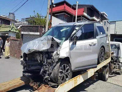 Photo 1 of 28: 2021 Kia Carnival 2.2, VIN KNANB81BBMS068342 — Korean insurance auction