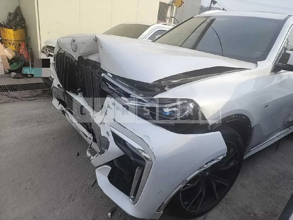 Photo 2 of 9: 2020 BMW X7 xDrive 30d M Sport Pack, VIN WBACW8106L9D01588 — Korean insurance auction