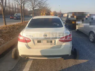 Photo 1 of 5: 2016 Nissan Altima 2.5 — Korean insurance auction