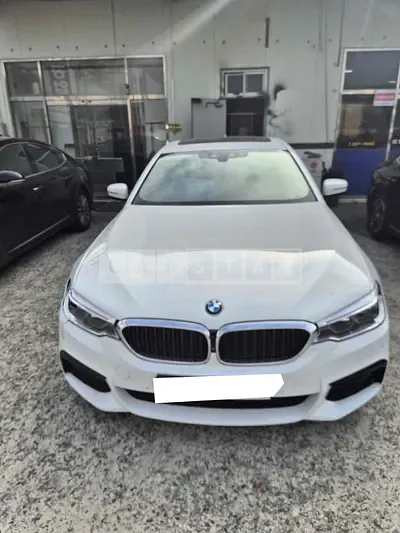 Photo 1 of 13: 2019 BMW 530i M Sport, VIN WBAJD3104KWW51816 — Korean insurance auction