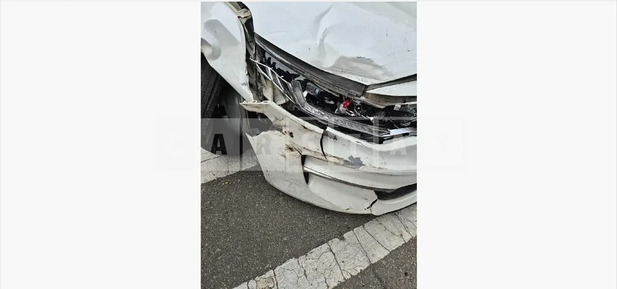 Photo 2 of 33: 2017 Kia K5 — Korean insurance auction