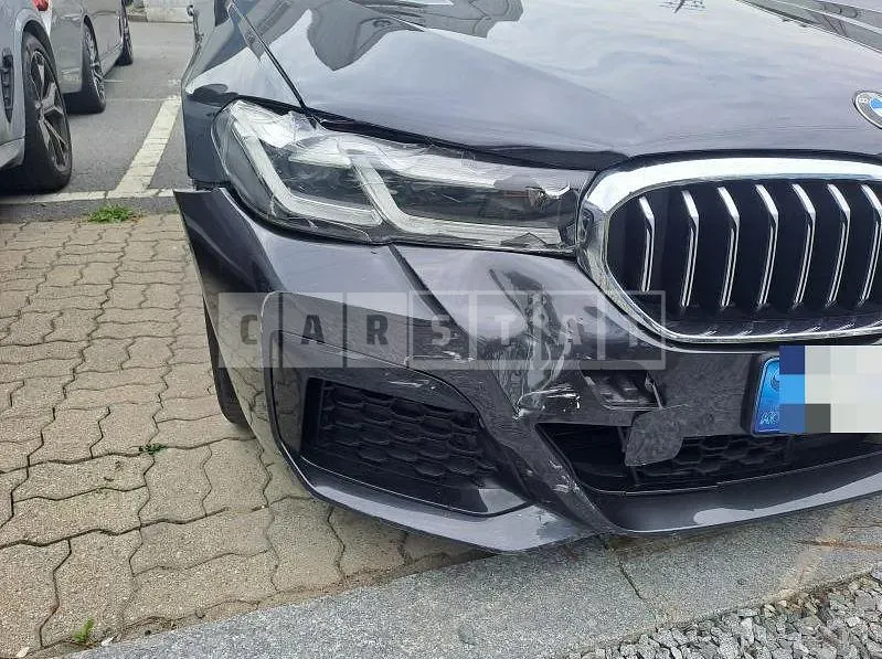 Photo 2 of 19: 2021 BMW 520i — Korean insurance auction