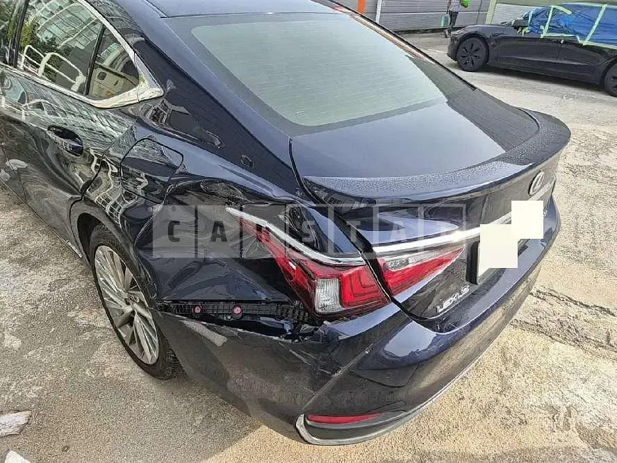 Photo 2 of 26: 2022 Lexus ES300h — Korean insurance auction