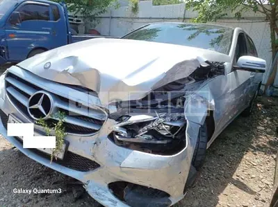 Photo 1 of 10: 2016 Mercedes-Benz E250 BlueTec 4Matic — Korean insurance auction